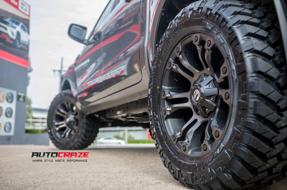 FORD-RANGER-VAPOR-BLACK-MACHINED-WITH-DARK-TINT